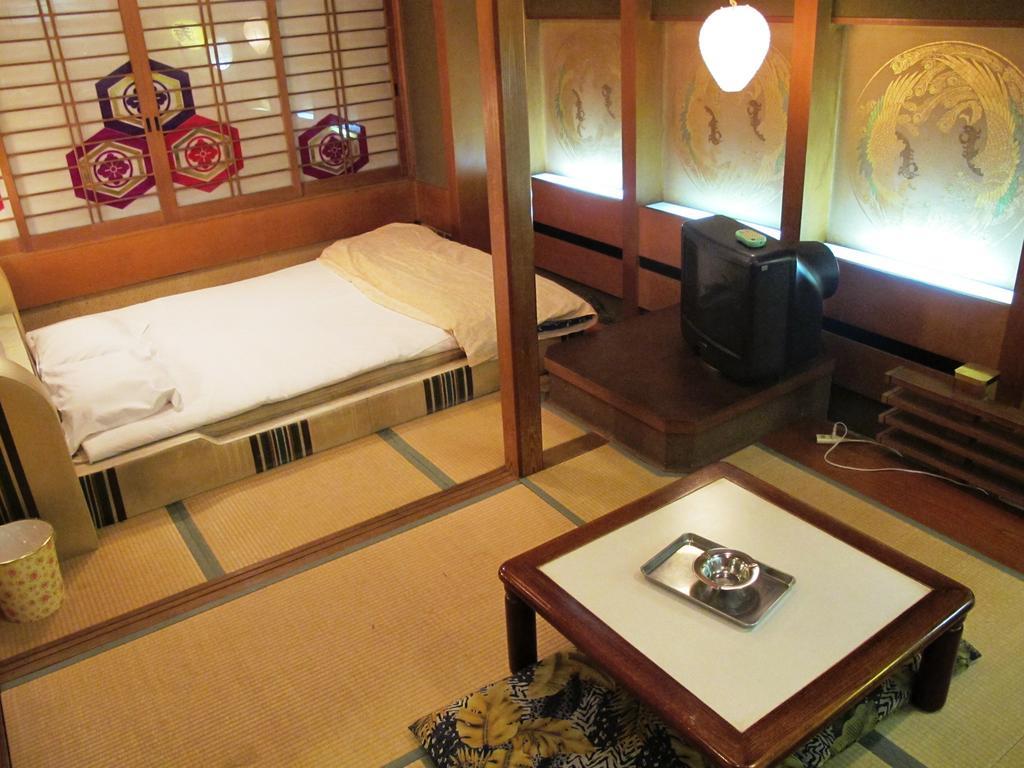 Yoshi's House * Osaka