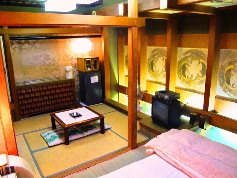Yoshi's House Hostel *